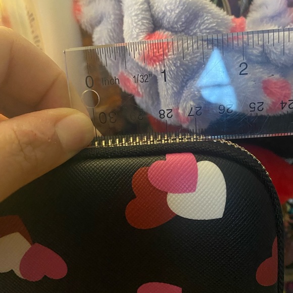 Kate Spade Staci Flutter Hearts Printed Laptop Sleeve - Picture 7 of 11